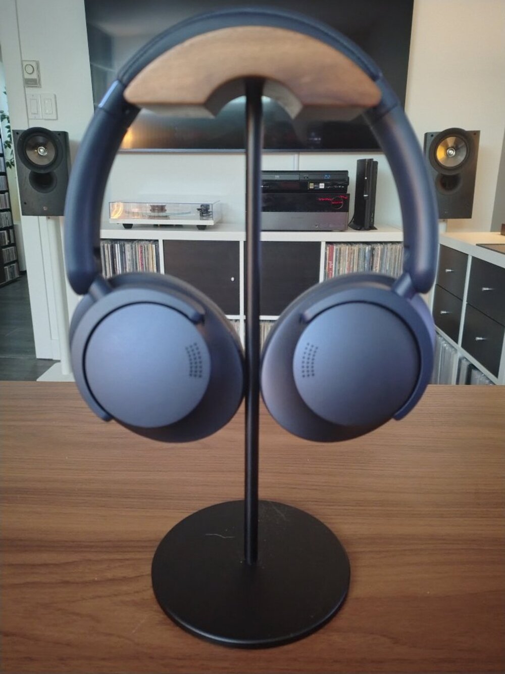 1More Sonoflow Pro active noise cancelling (ANC) wireless headphones